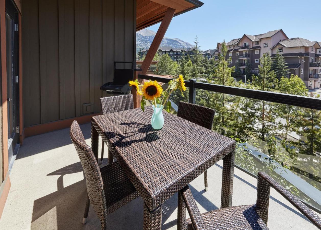 Sunset Ridge - Luxurious Corner Condo - Spectacular Mt Views With Open Pool! Canmore Esterno foto